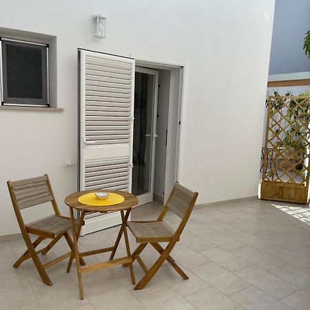 Hotel Cortile Carducci Racale Exterior foto